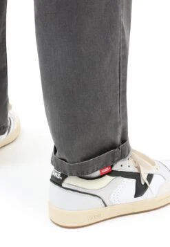 VansRANGE LOOSE TAPERED SALT WASH - Tygbyxor - Black -Stil och Komfort Butik e5484a4421fe4417b35119531b9f45b2