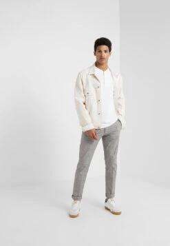 Nya utgåvor -Stil och Komfort Butik e815eace47e34ad9be02bc96cbb3275d