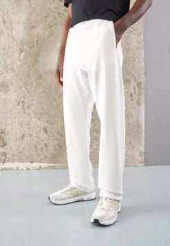 Adidas OriginalsONE - Träningsbyxor - Talc