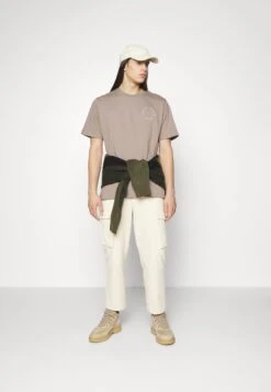 Les DeuxCIRCLE - T-shirt - Bas - Walnut -Stil och Komfort Butik e9455e245aaa4978a17cc2eeb0575d9e