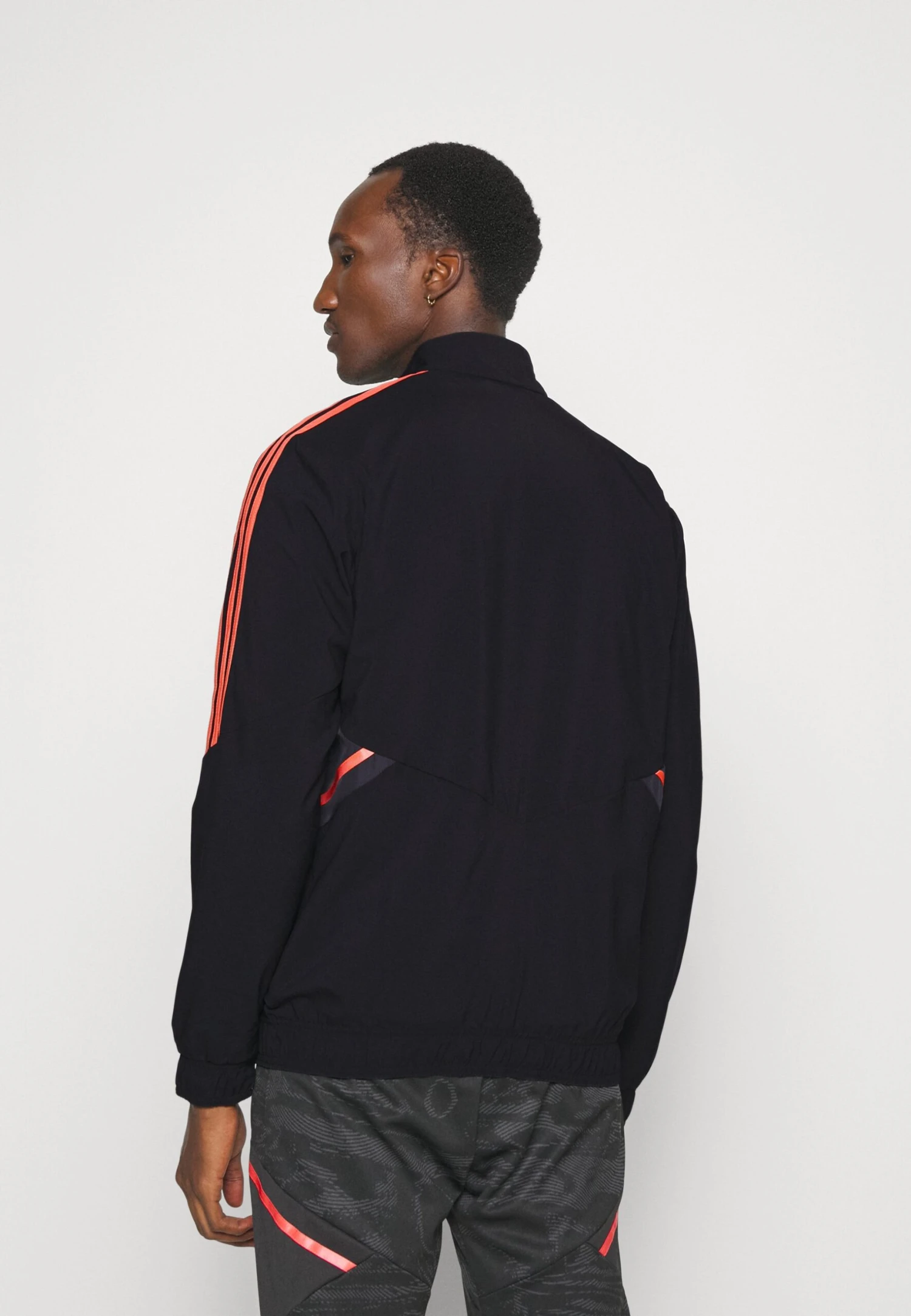 Adidas PerformanceARSENAL LONDON PRESENTATION JACKET - Träningsjacka - Black 5 Adidas PerformanceARSENAL LONDON PRESENTATION JACKET - Träningsjacka - Black - Bild 3