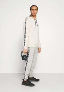 ReebokTAPE - Träningsbyxor - Medium Grey Heather -Stil och Komfort Butik ee8d5d21143a4aabb6ba4a297e58927e