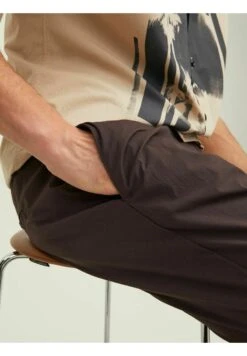 Jack & JonesTräningsbyxor - Seal Brown 14 Jack & JonesTräningsbyxor - Seal Brown -Stil och Komfort Butik efaf5411be3541b5b9393b45911474c1