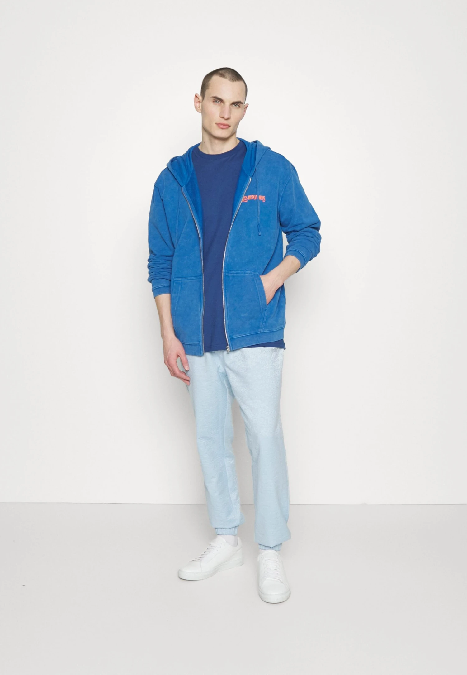 Les BenjaminsTräningsbyxor - Chin Blue 4 Les BenjaminsTräningsbyxor - Chin Blue - Bild 2