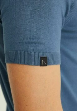 CHASIN'CLOSE - Piké - Blue -Stil och Komfort Butik f880bf8e98374b02a4bb25fd762a1f9c